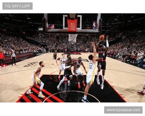 2013年NBA季后赛开拓者与快船激战回顾精彩瞬间与关键时刻分析